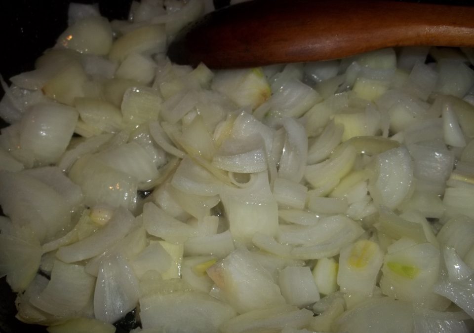 Making Refogado – A great use for onions